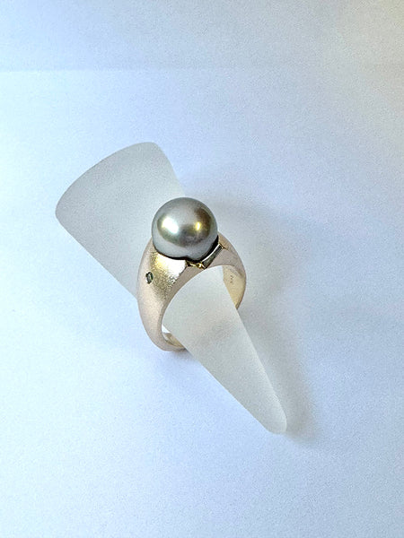 Susan Kun artwork 'SOUTH SEA RING' at Canada House Gallery