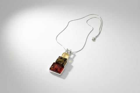 TRI-COLOUR AMBER PENDANT