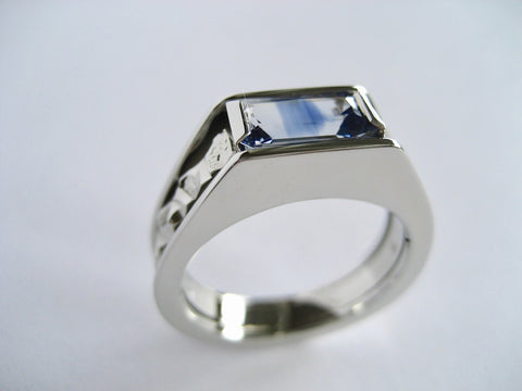 BI-COLOUR SAPPHIRE RING