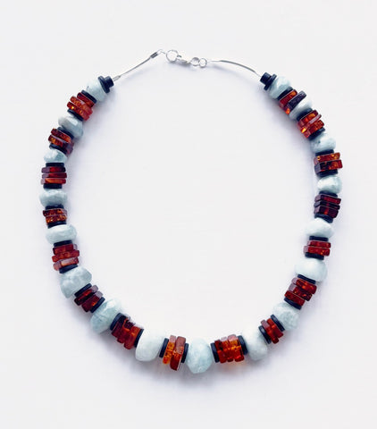 AQUAMARINE, AMBER AND ONYX NECKLACE