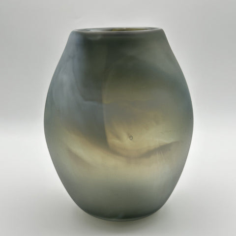 PRASE QUARTZ VASE