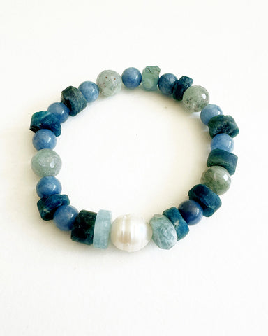 AQUAMARINE, TOURMALINE, AGATES & FRESH WATER PEARL BRACELET