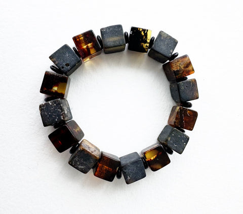 DARK AMBER CUBES BRACELET